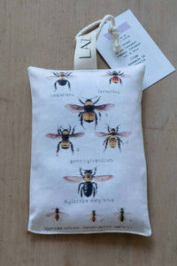 Bee sachet with bee illustrations, DSC2975