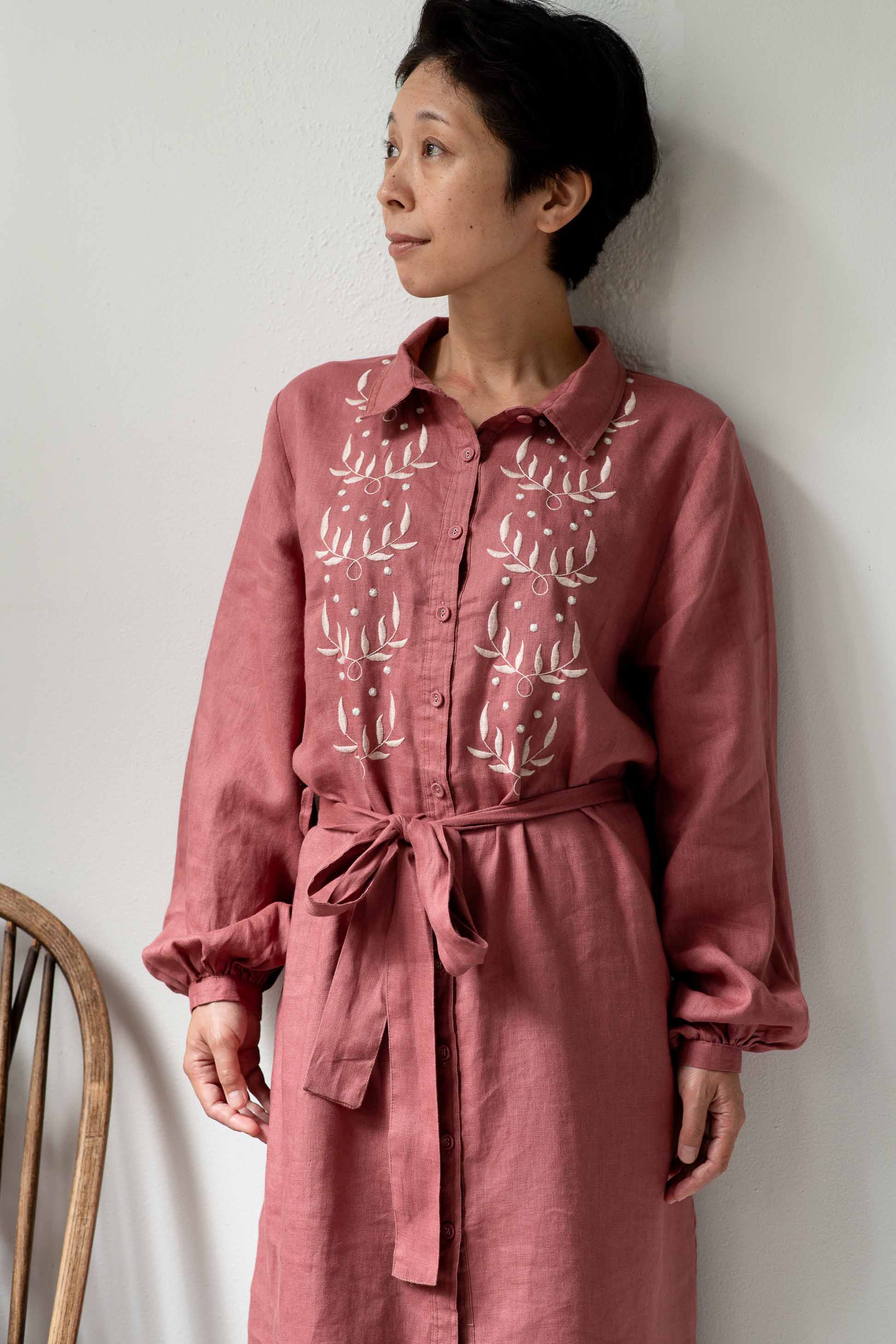 Woman wearing IvyDressRosewood dress