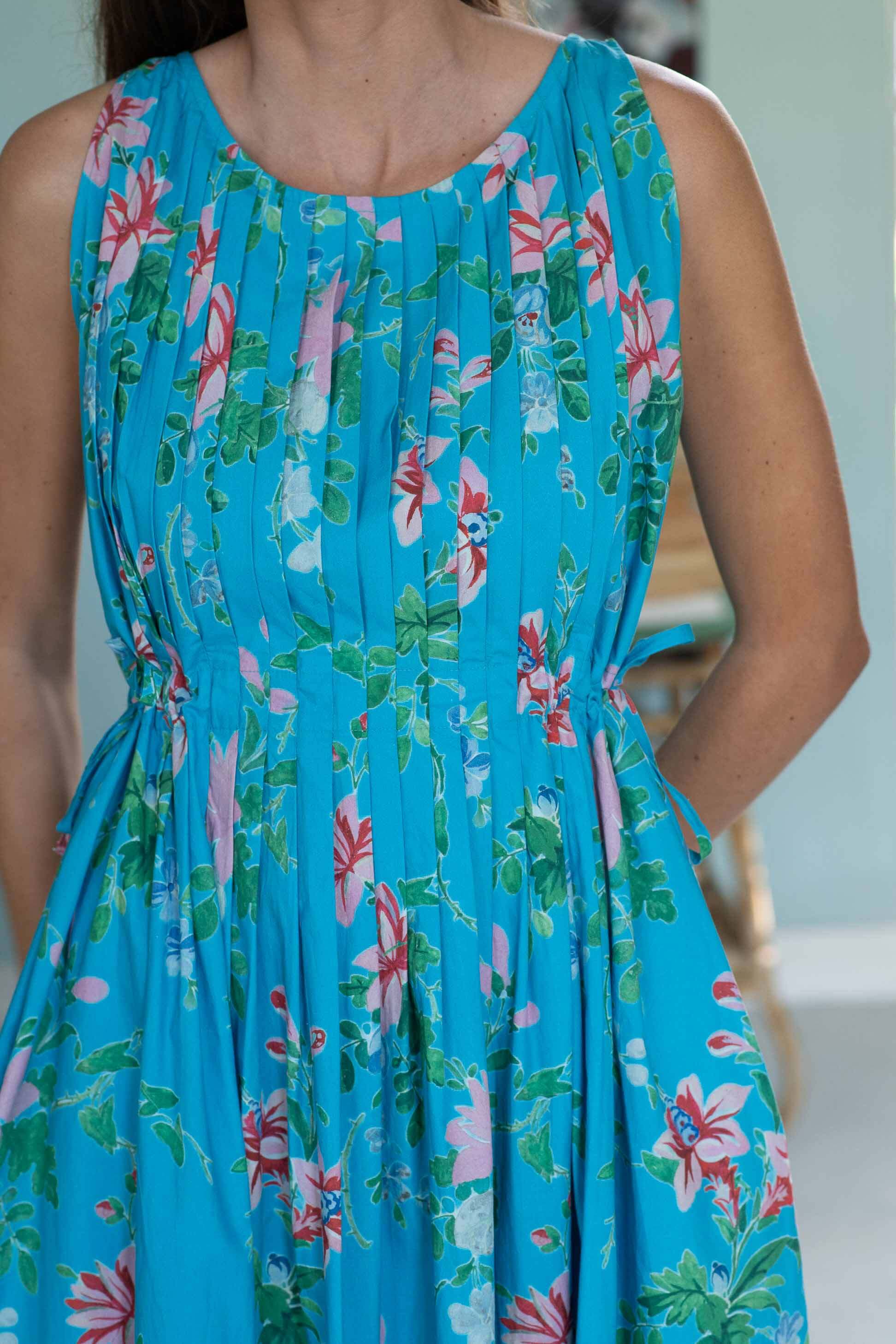 KatyBluesette in blue floral dress