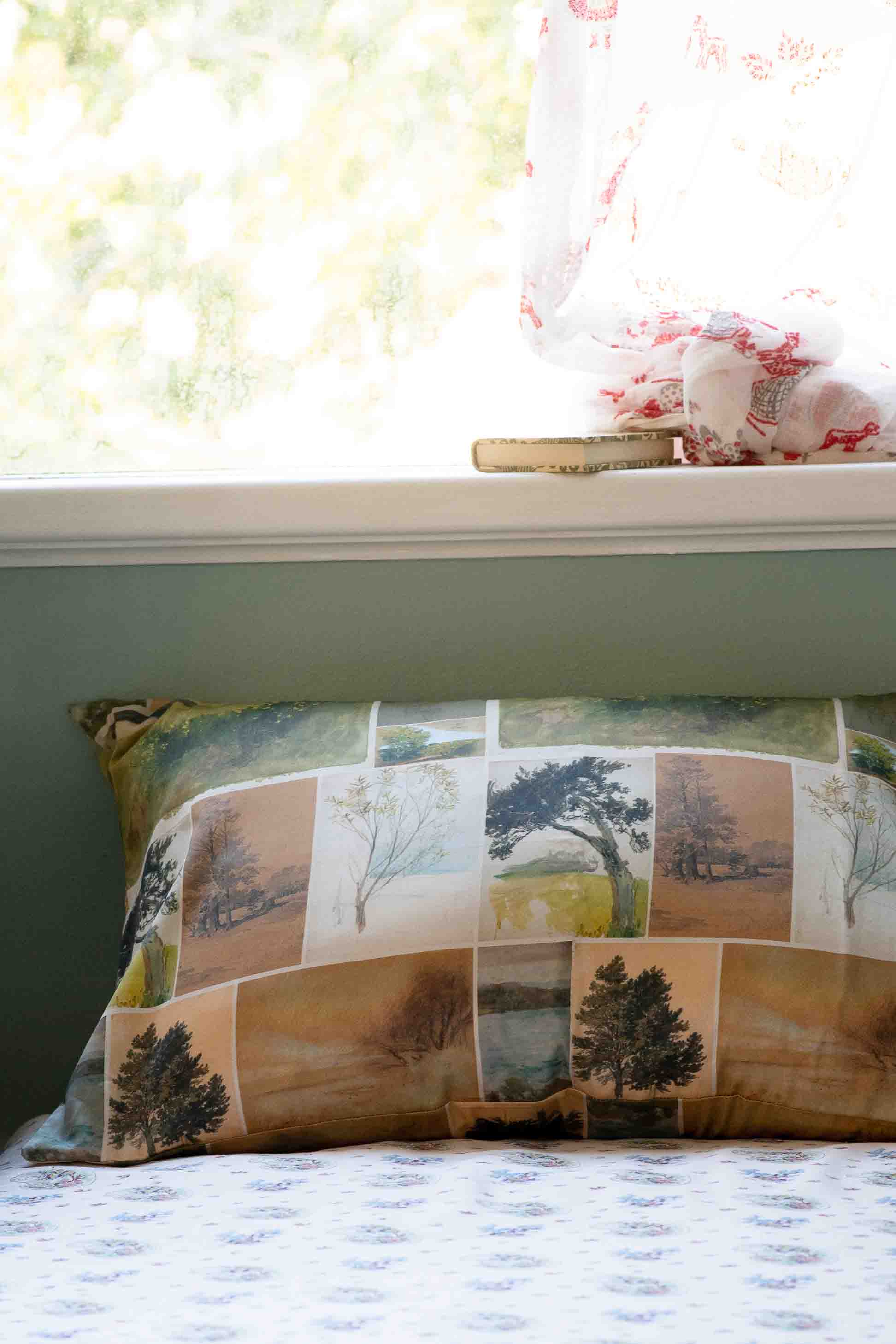 Nature Studies organic cotton pillowcase set