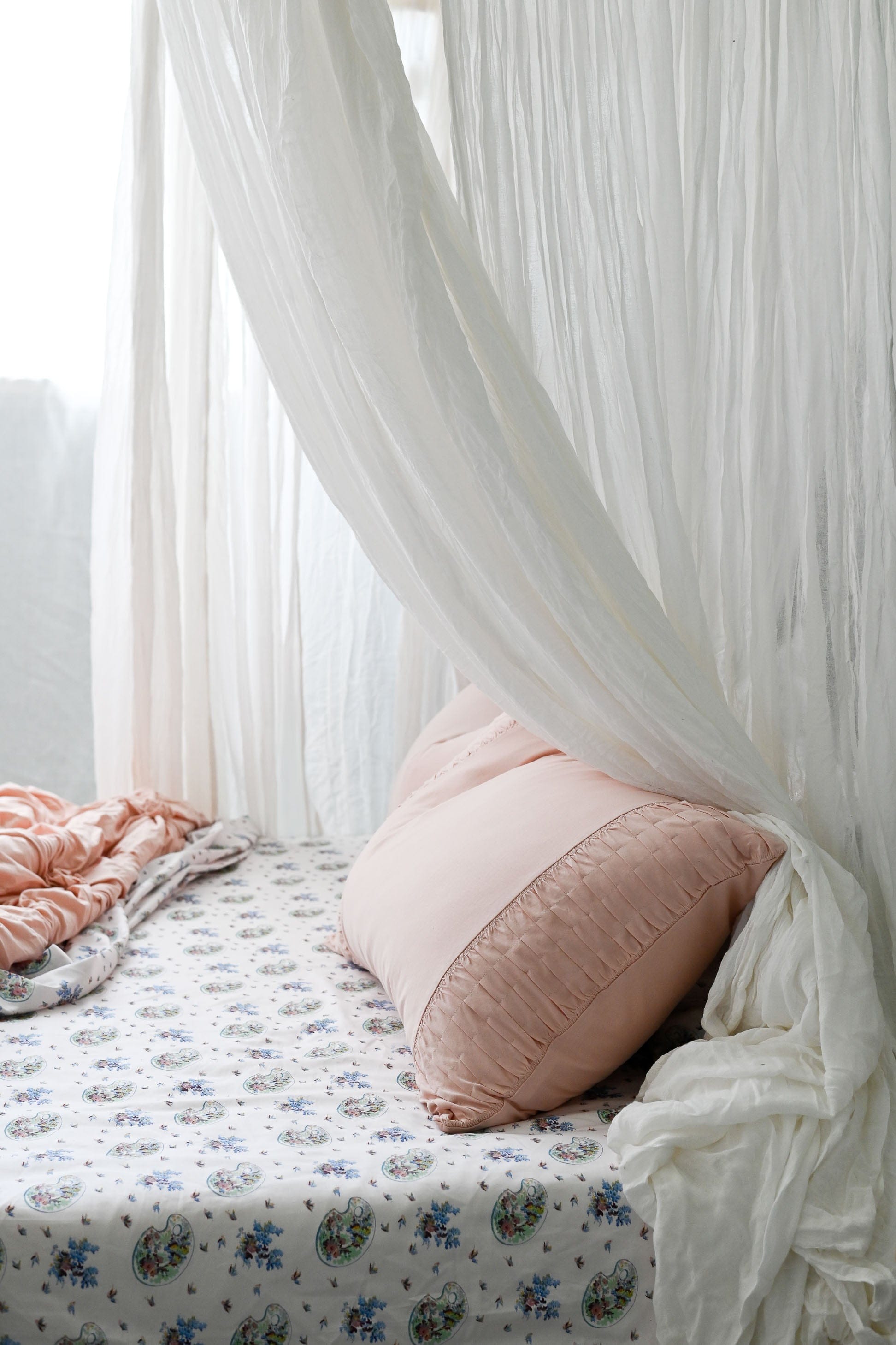 Palettes & Swallows Sheet Set