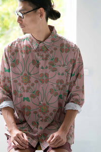 Man in floral shirt, TedTerra DSC8650