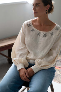 Valeria Top Ollie Denim jeans, embroidered blouse