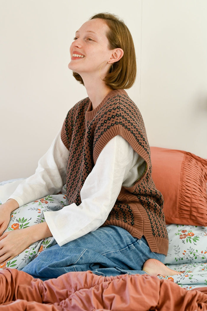 jo vest clove organic cotton