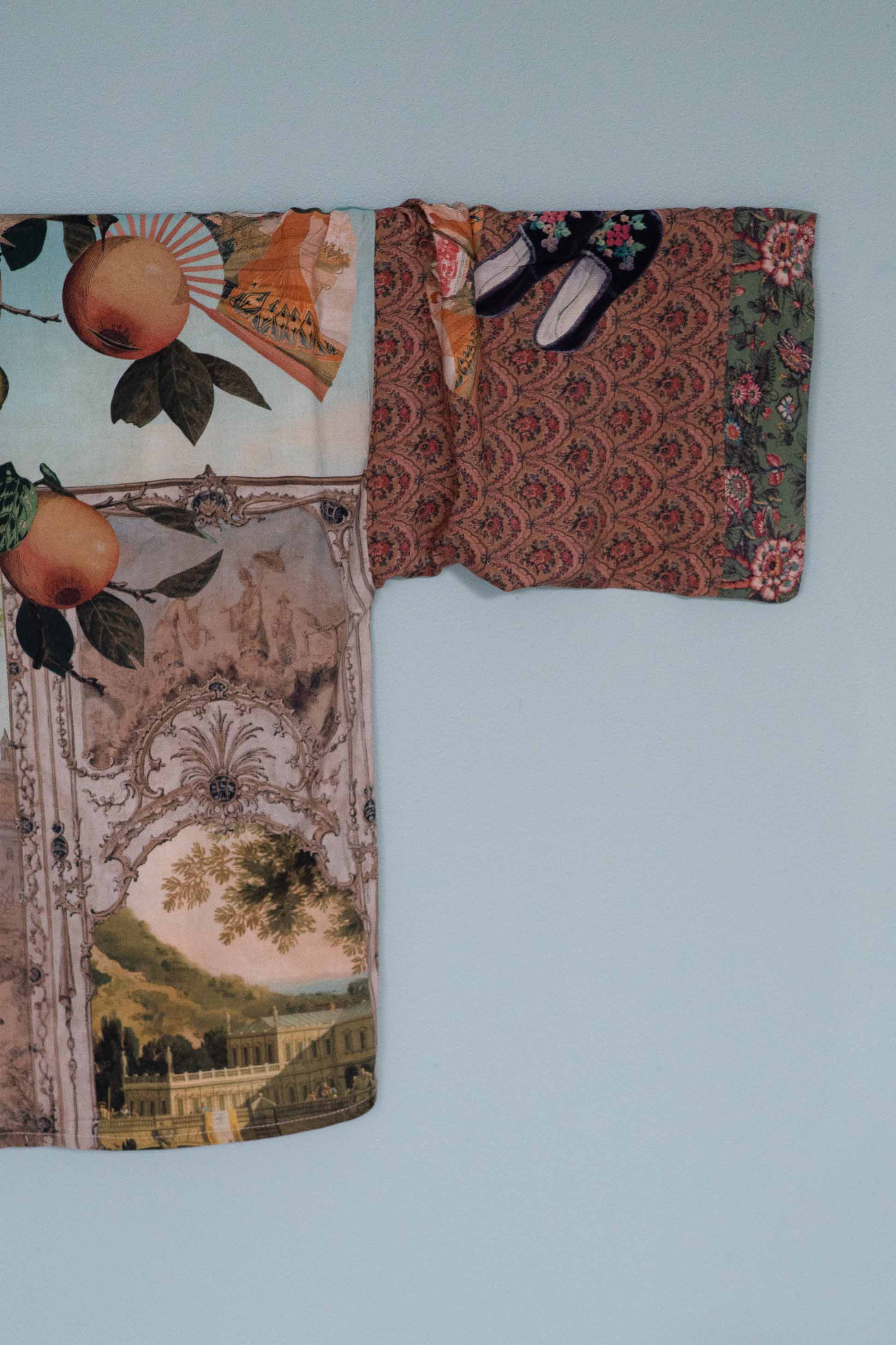 Kimono with fruit and floral pattern