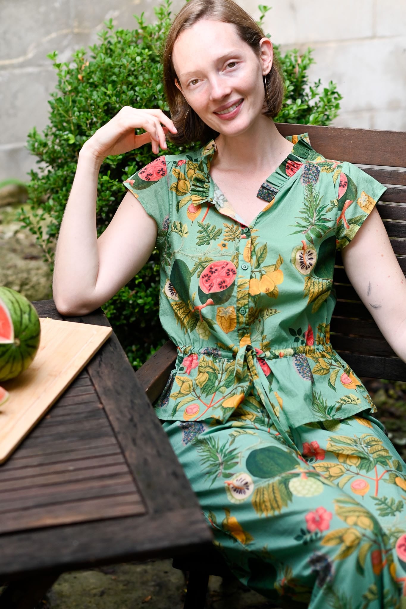 vida top and ollie linen pants in tropics 2