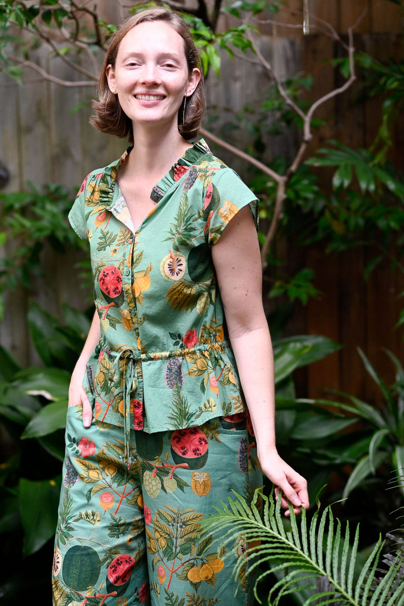 vida top and ollie linen pants in tropics