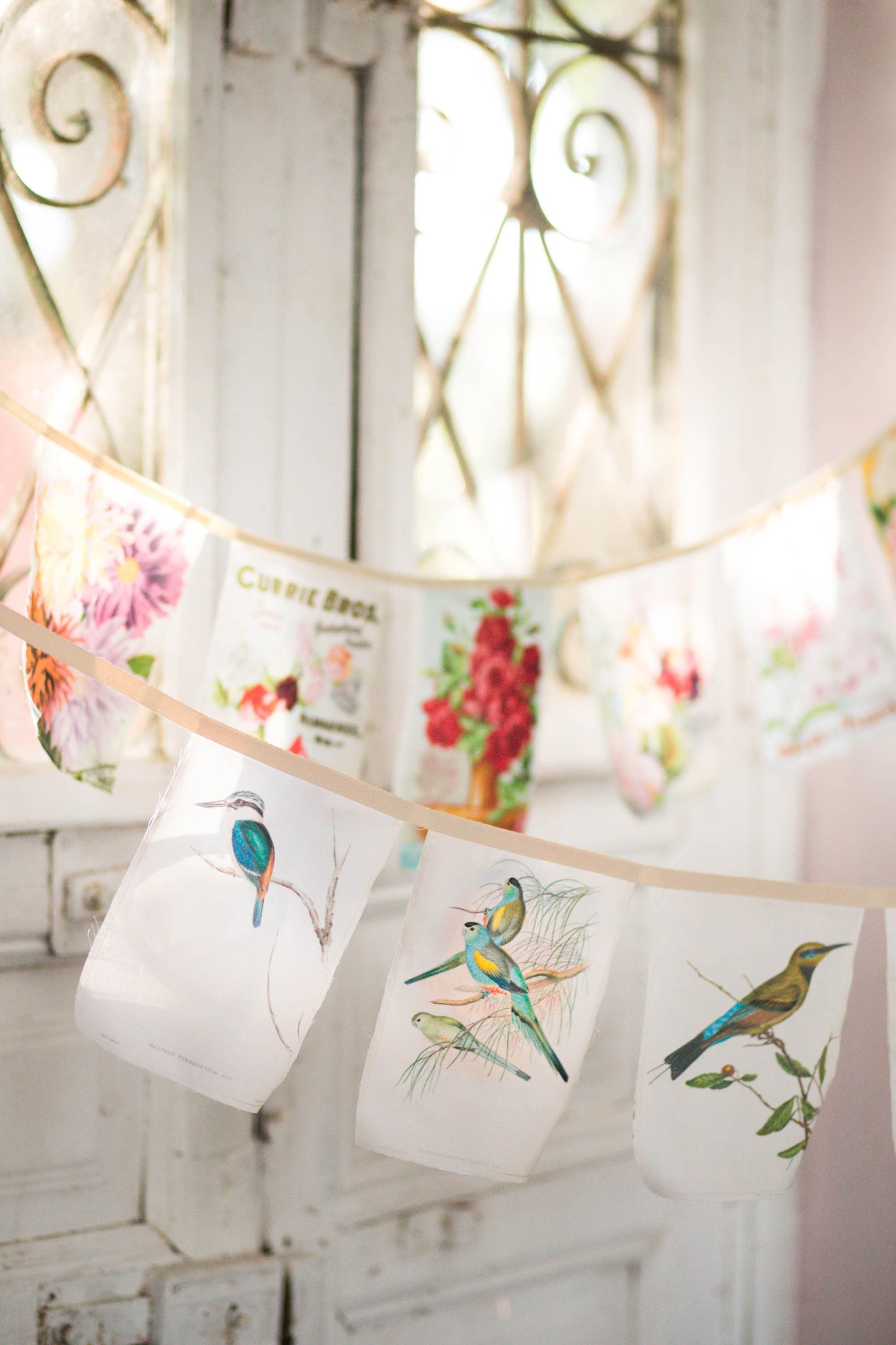 Vintage Australian bird & flower garland