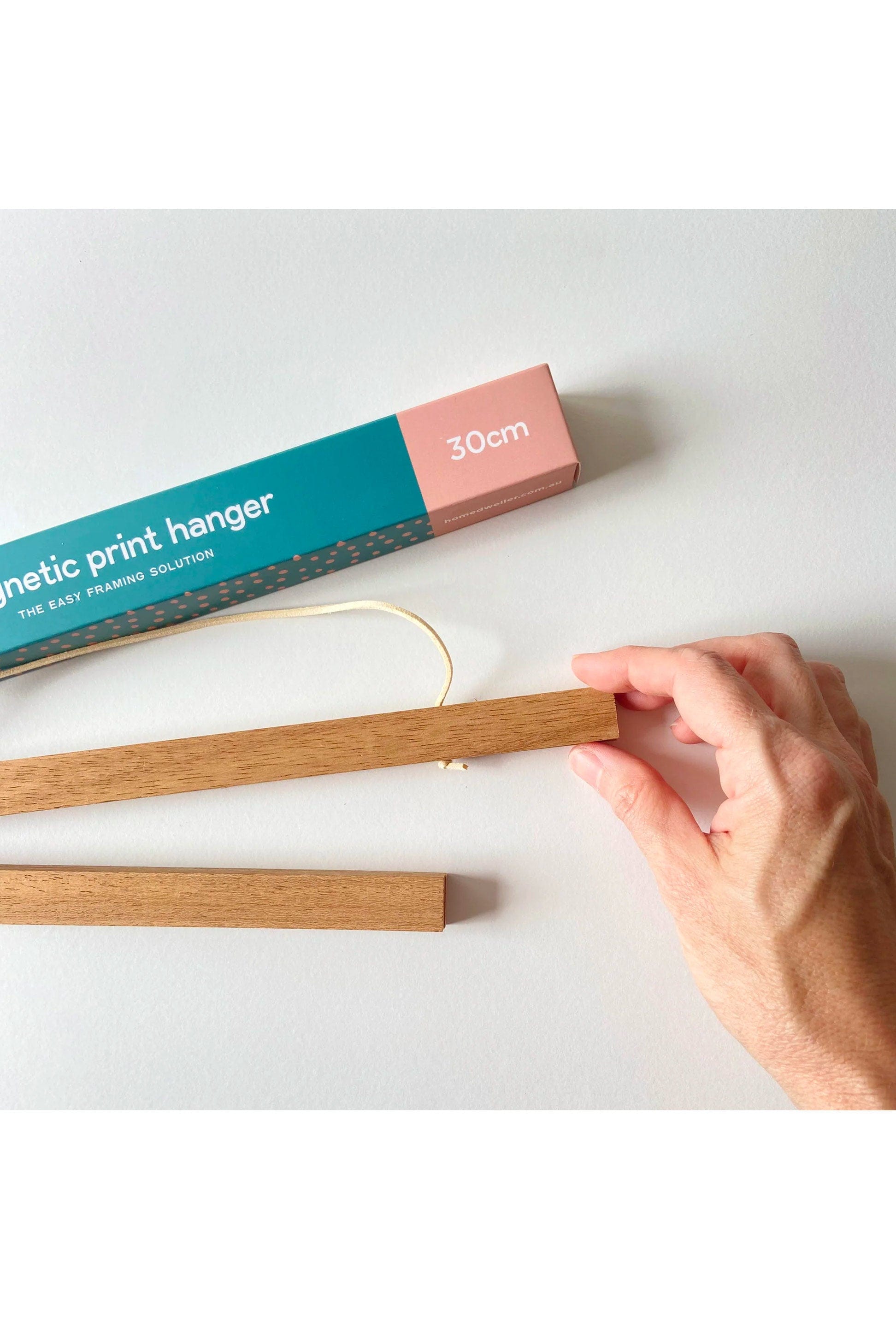 30cm Magnetic Print Hanger - Product 06